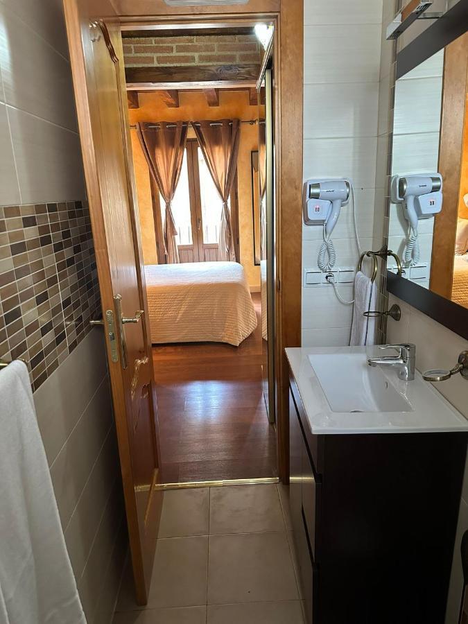 Hostal Segovia Adults Only Extérieur photo