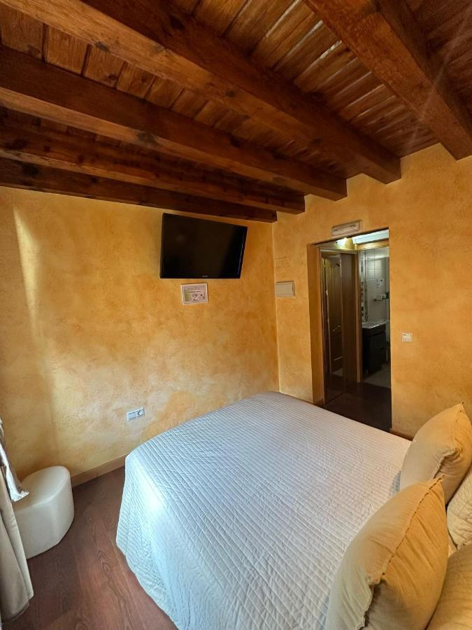 Hostal Segovia Adults Only Extérieur photo