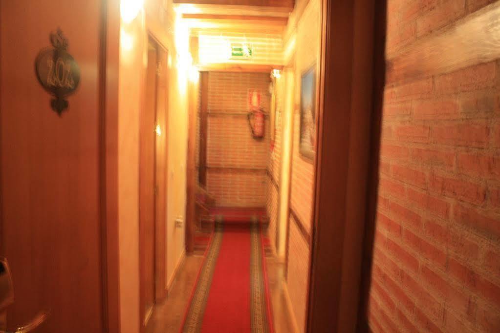 Hostal Segovia Adults Only Extérieur photo
