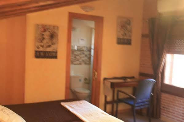 Hostal Segovia Adults Only Extérieur photo
