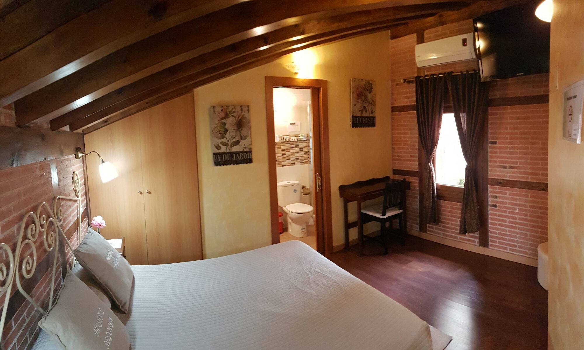 Hostal Segovia Adults Only Extérieur photo